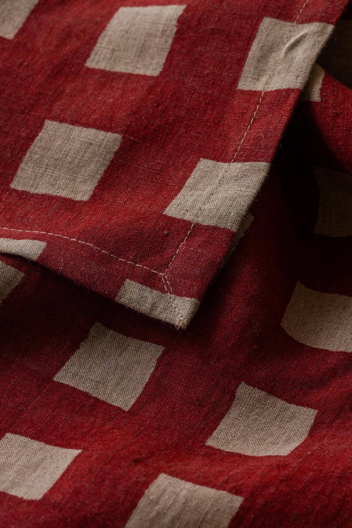 Block Print Linen Olea Tablecloth – Patio Dining: Olea Red / 71"x55" / 180x140 cm