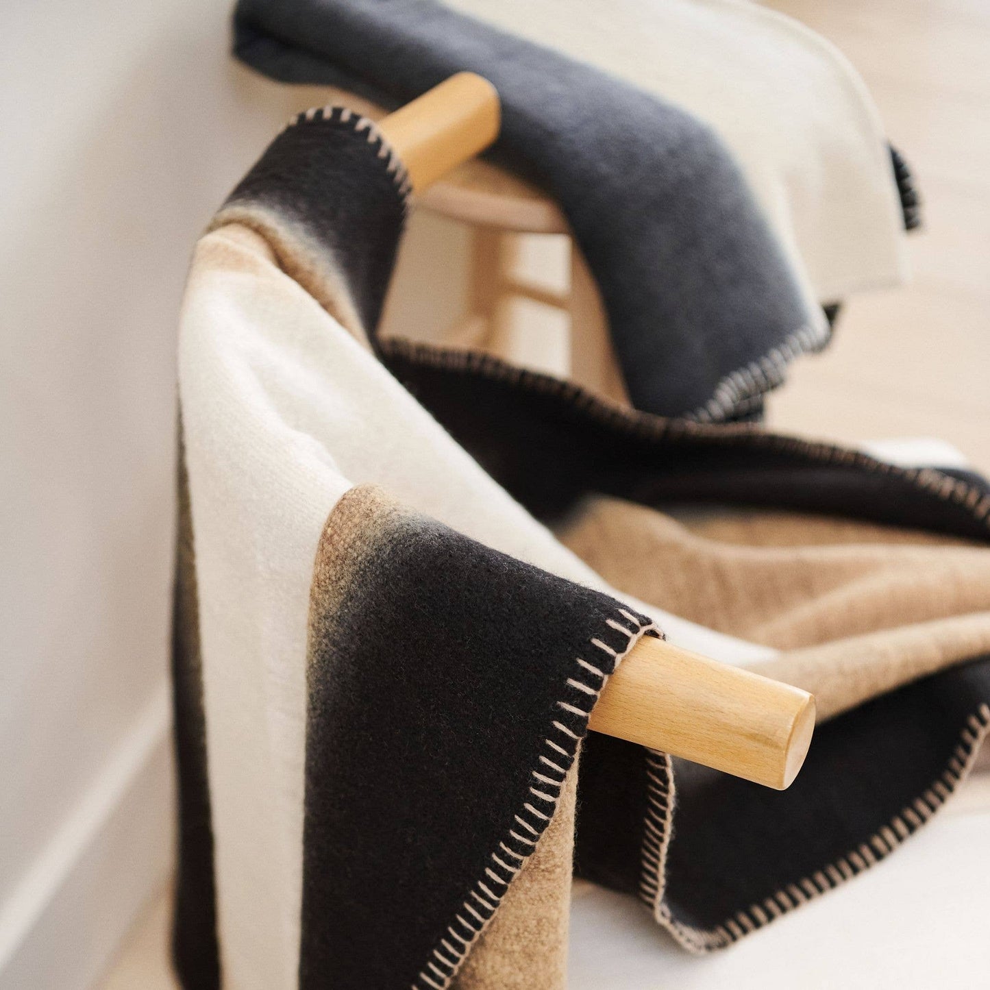 Classic Modern Artisanal Siro Brown Throw Soft Plush Merino: Brown