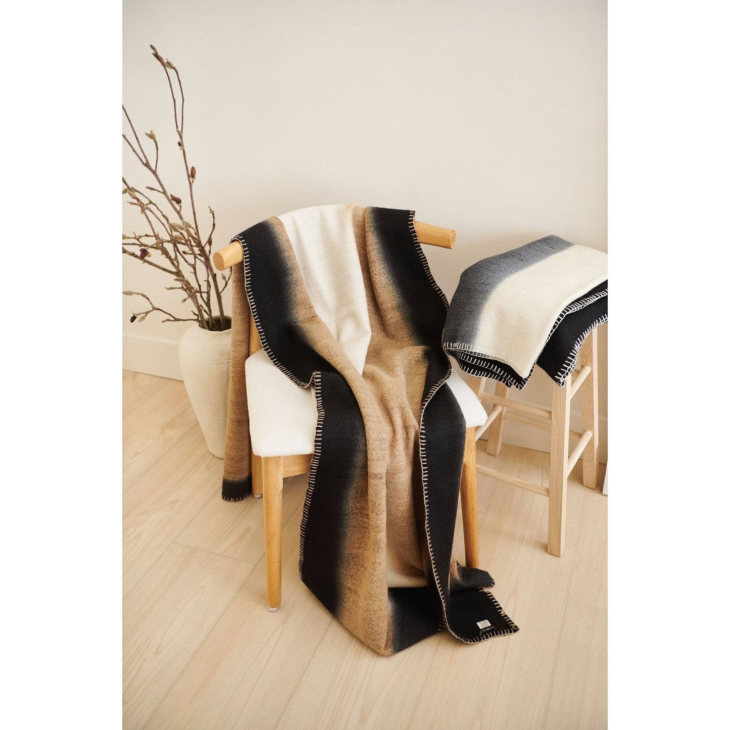 Classic Modern Artisanal Siro Brown Throw Soft Plush Merino: Brown