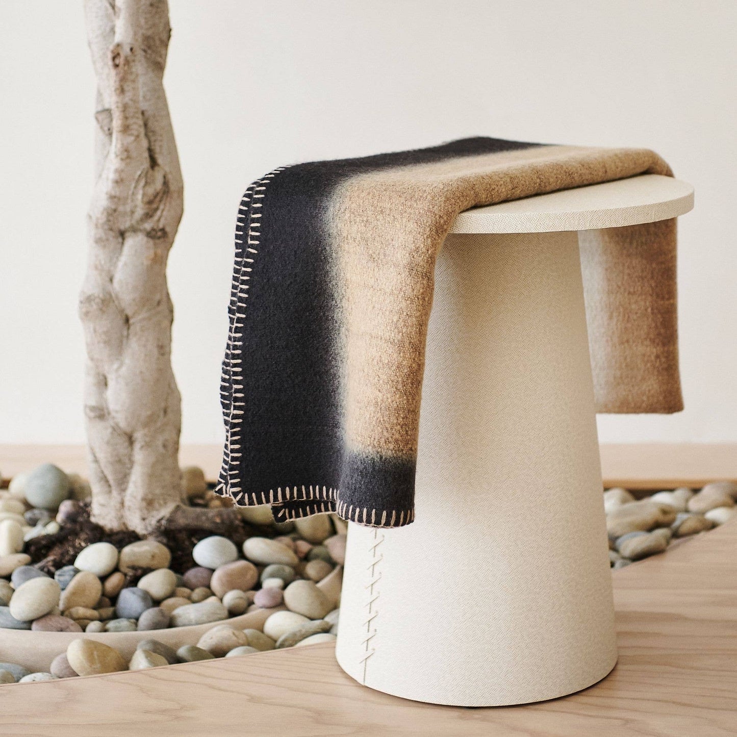 Classic Modern Artisanal Siro Brown Throw Soft Plush Merino: Brown