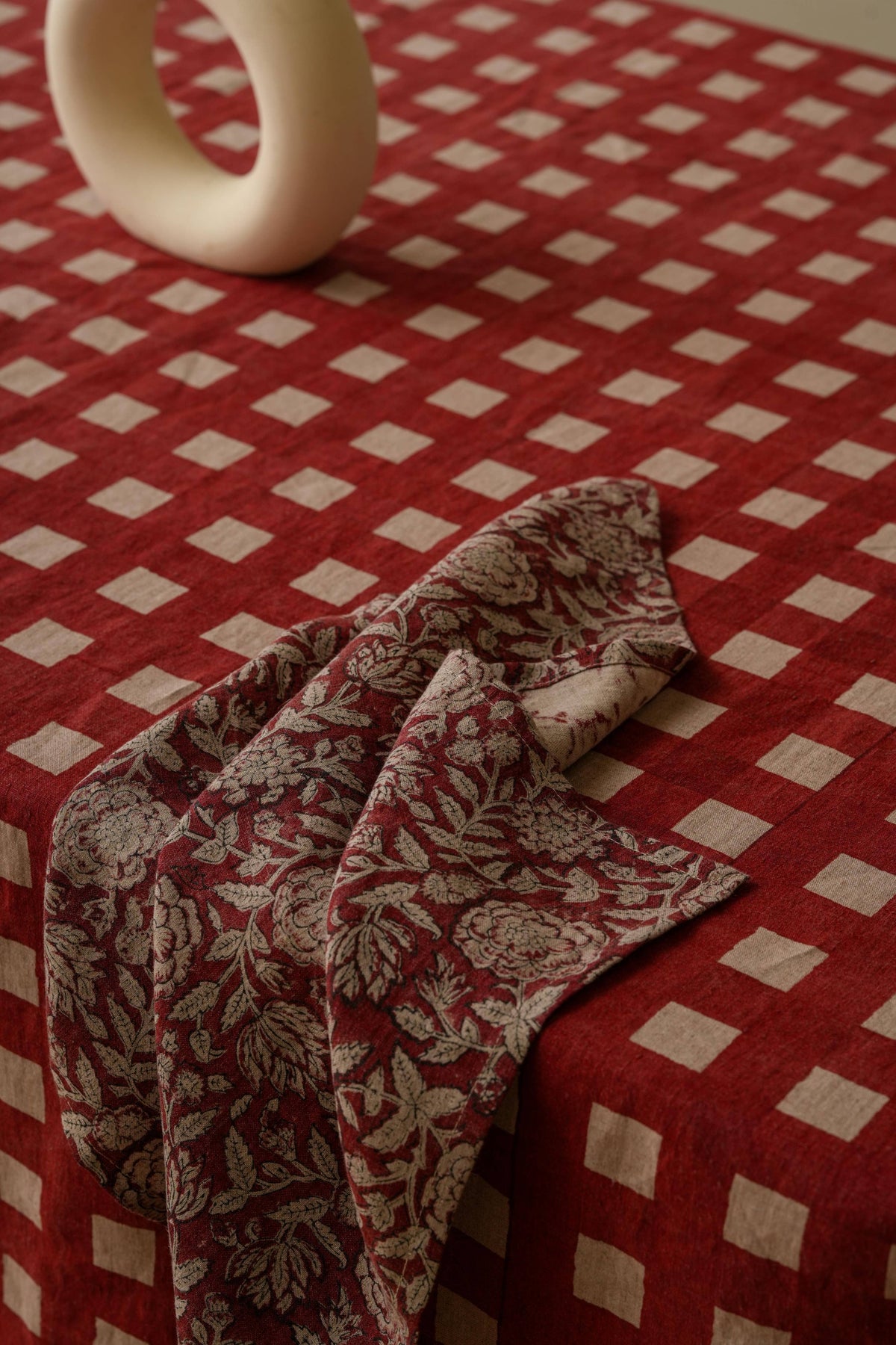 Block Print Linen Olea Tablecloth – Patio Dining: Olea Red / 71"x55" / 180x140 cm